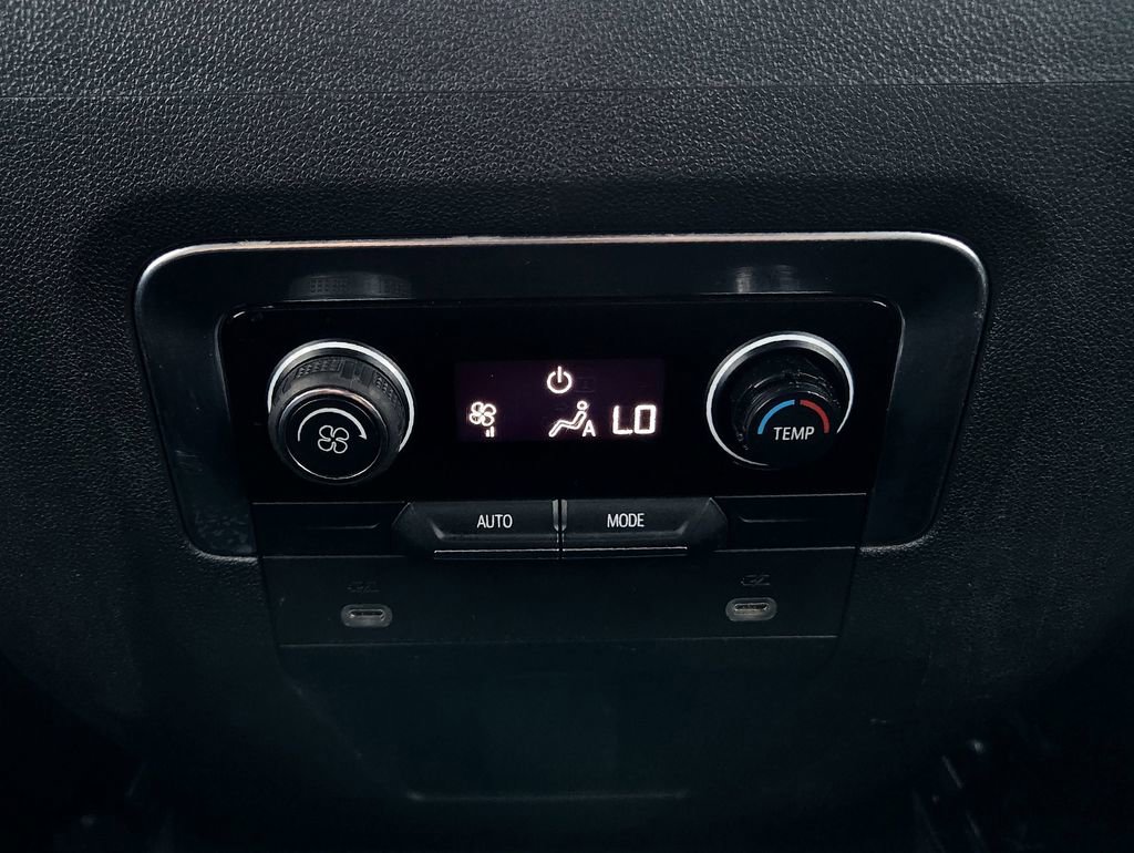 Used 2021 Chevrolet Tahoe Z71 image 28