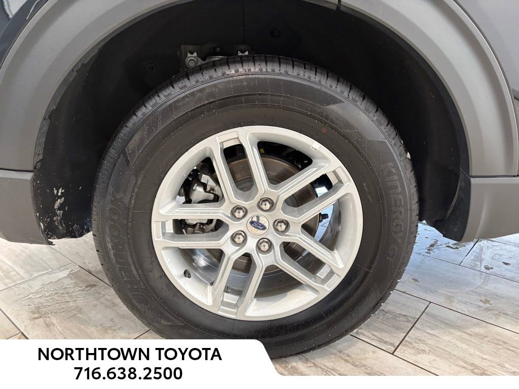 Used 2025 Ford Explorer Active image 29