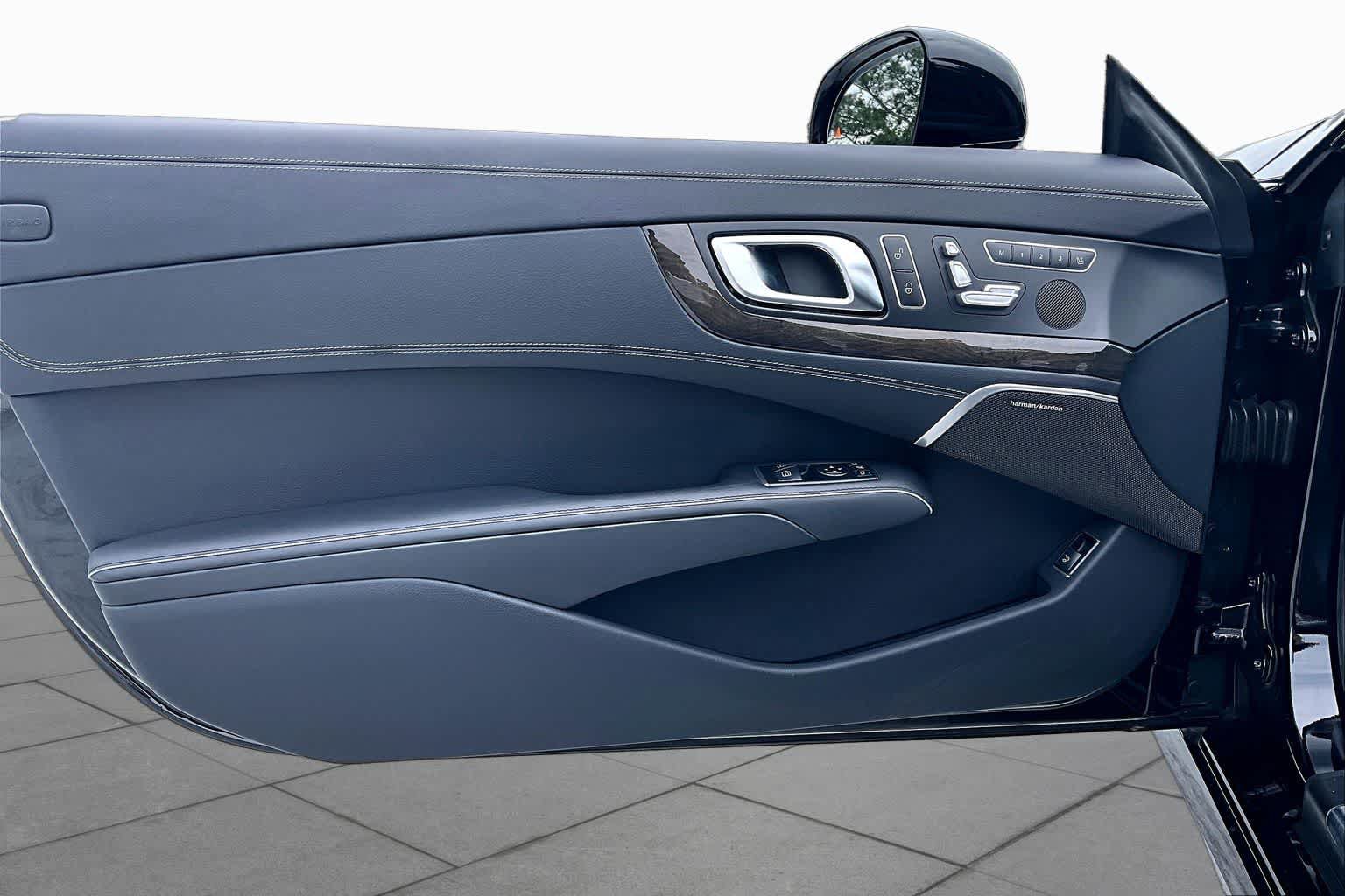 Used 2015 Mercedes-Benz SL 550 image 16