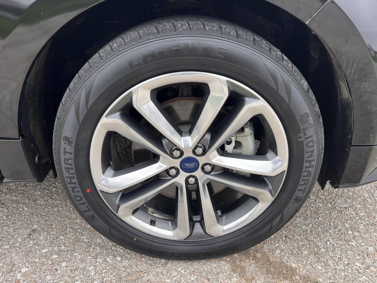 Used 2017 Ford Edge Sport w/ Technology Package image 21