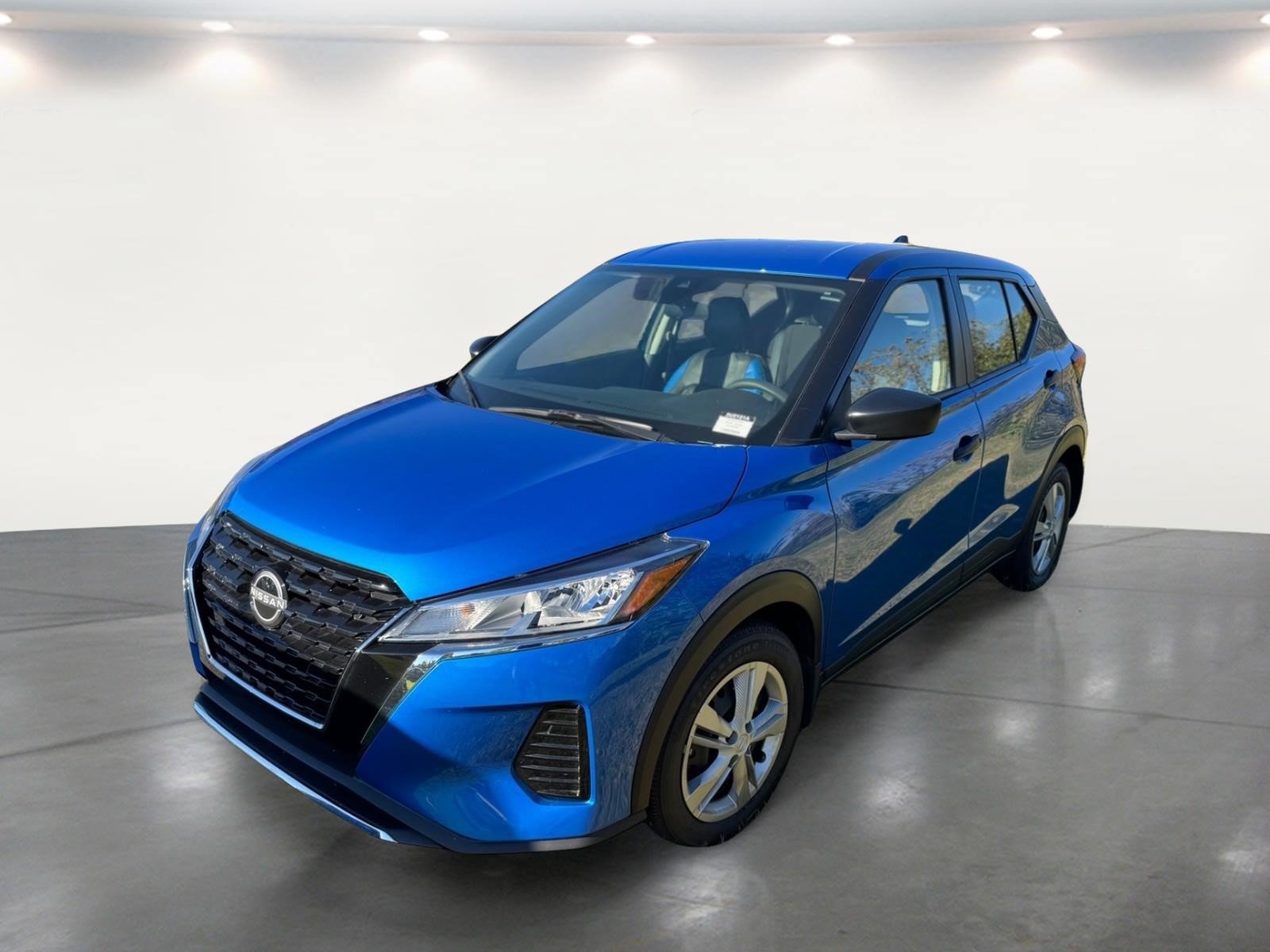 Used 2024 Nissan Kicks S FWD image 2