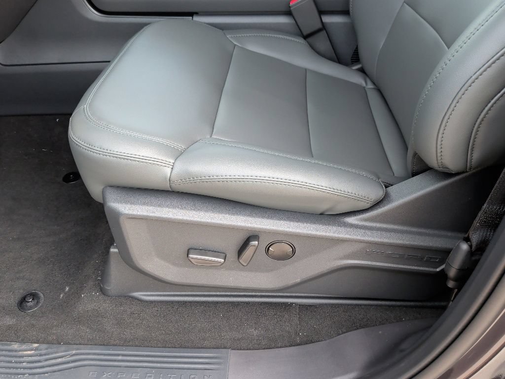 New 2026 Ford Expedition Active RWD image 13
