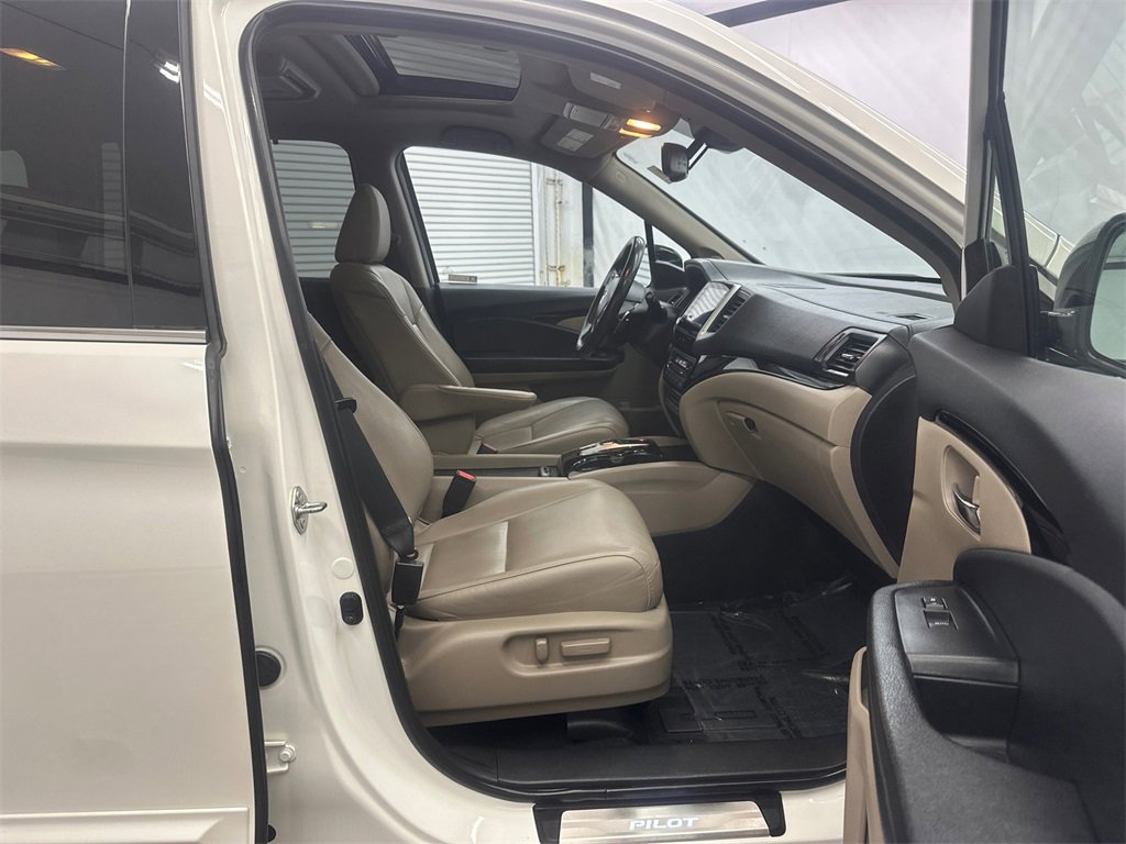 Used 2018 Honda Pilot Touring image 15