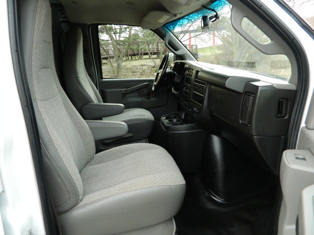 Used 2019 Chevrolet Express 2500 w/ Communications Package image 17