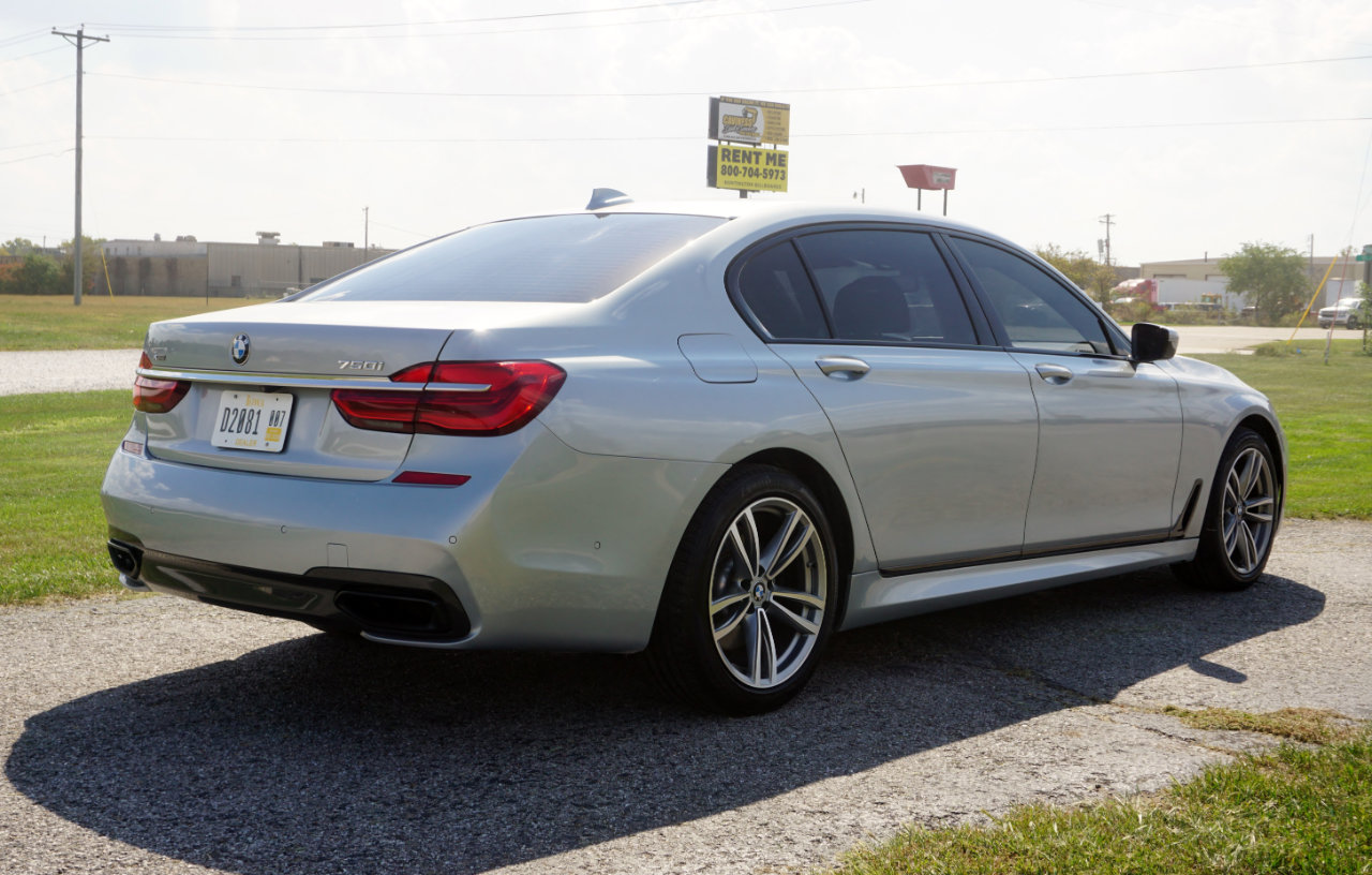 Used 2018 BMW 750i xDrive image 23