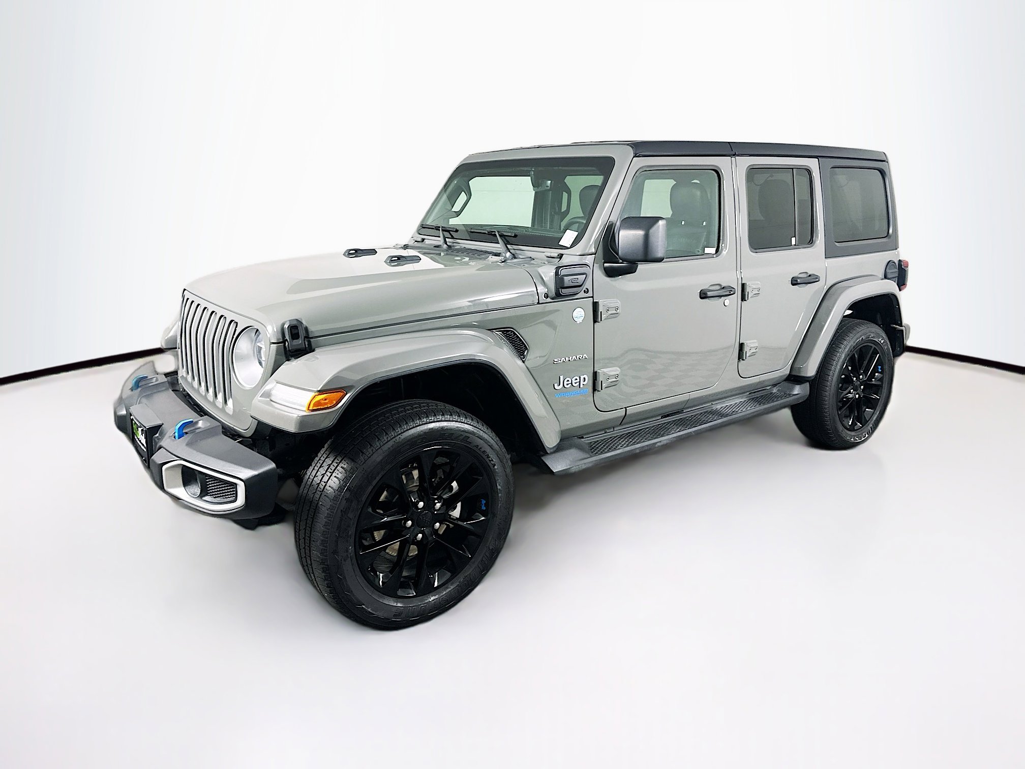 Used 2022 Jeep Wrangler Unlimited Sahara AWD/4WD image 3