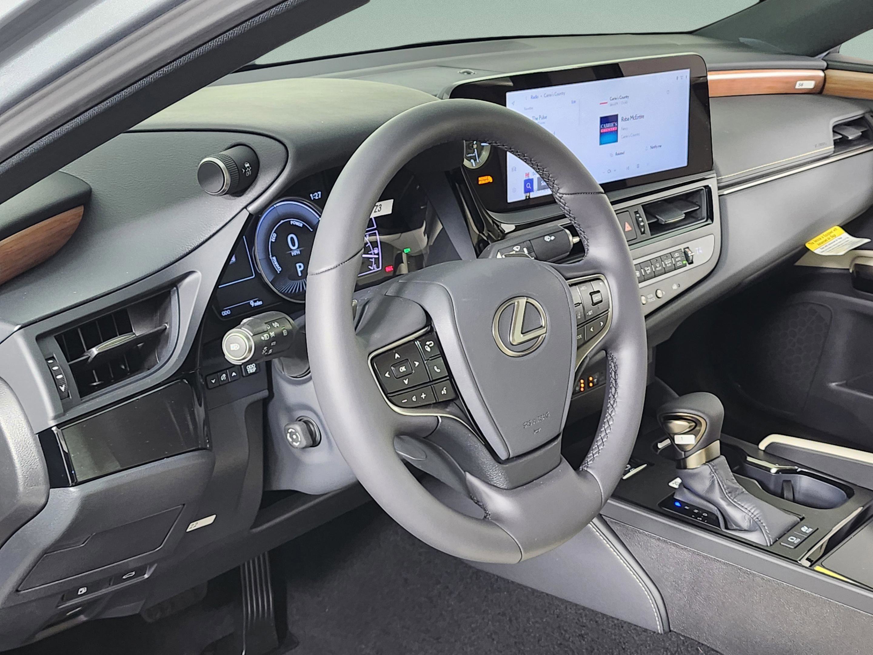 New 2025 Lexus ES 300h w/ Premium Package image 15