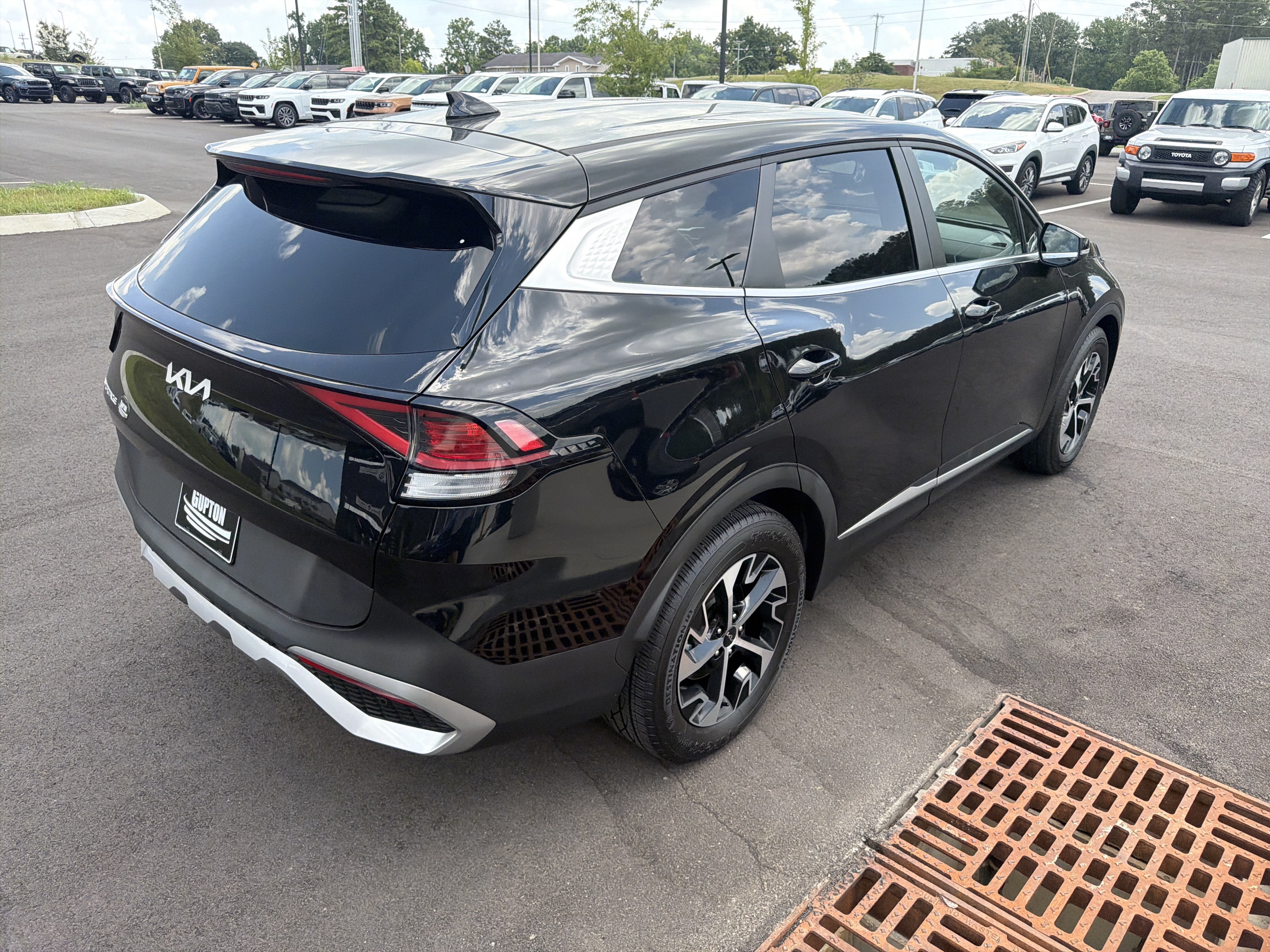 Used 2023 Kia Sportage EX FWD image 16