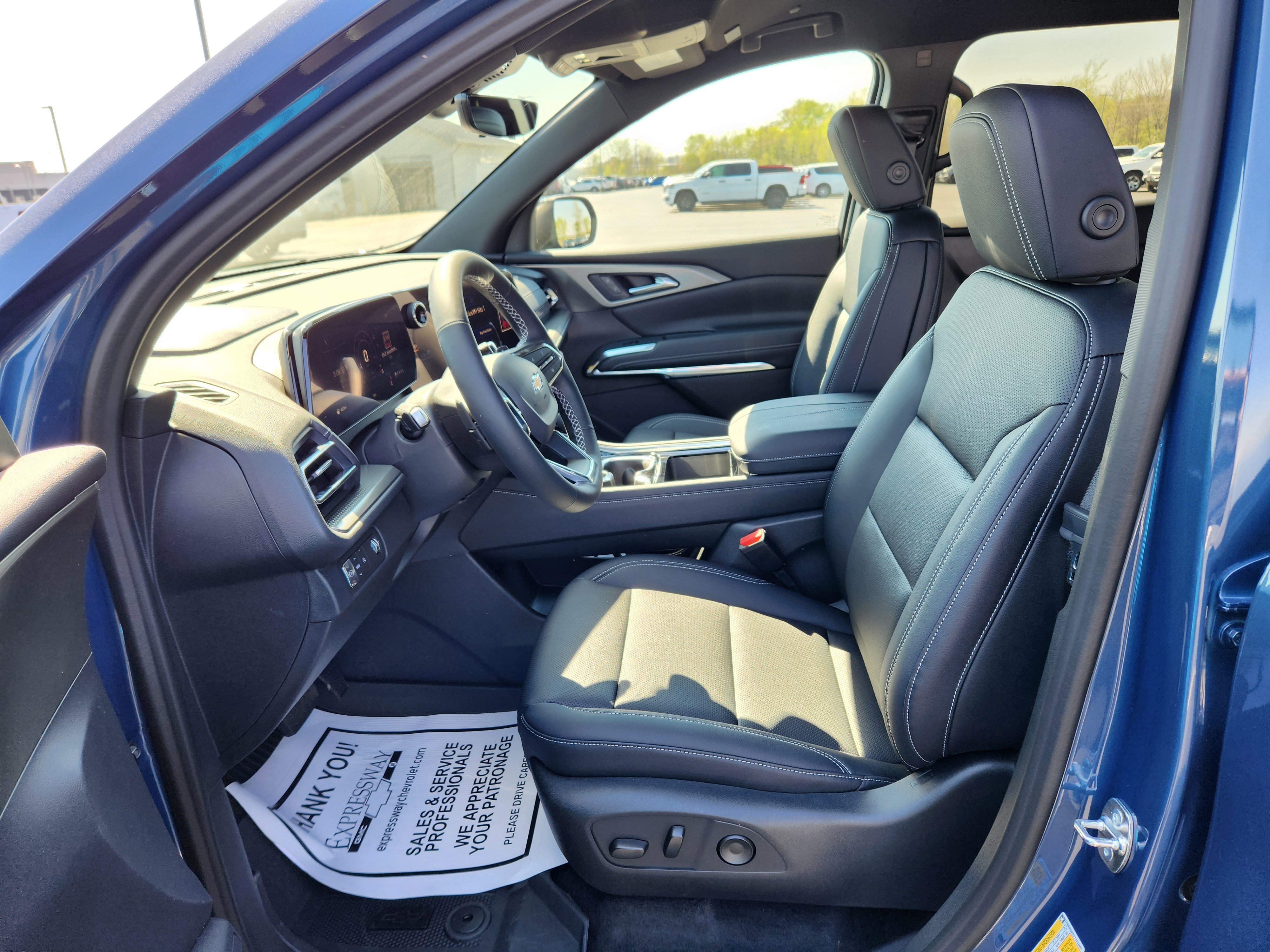 New 2026 Chevrolet Traverse LT FWD image 10