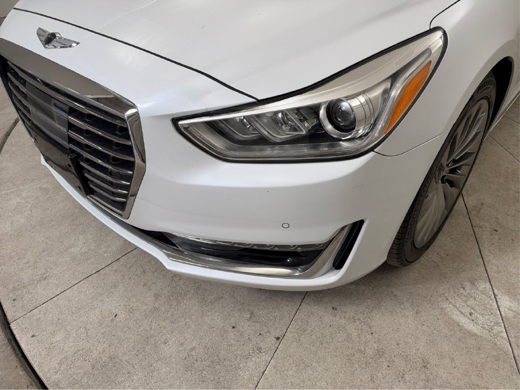 Used 2018 Genesis G90 3.3T Premium RWD image 31