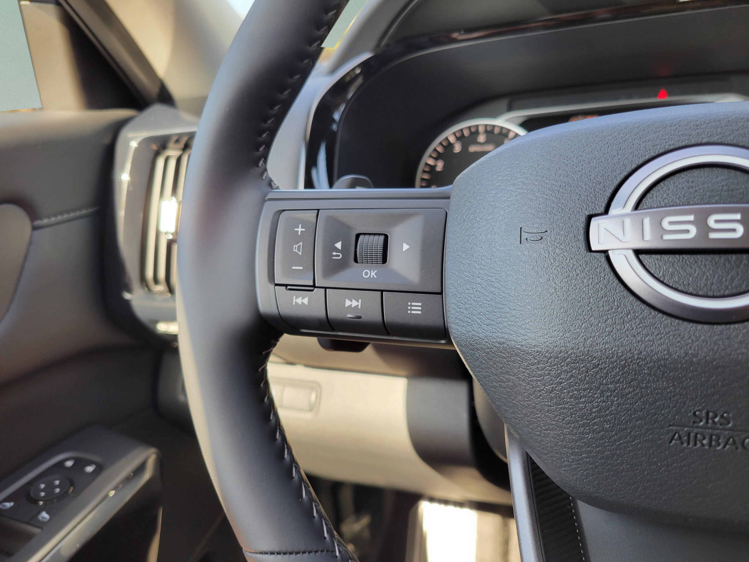 New 2026 Nissan Pathfinder SV w/ Cargo Package FWD image 22