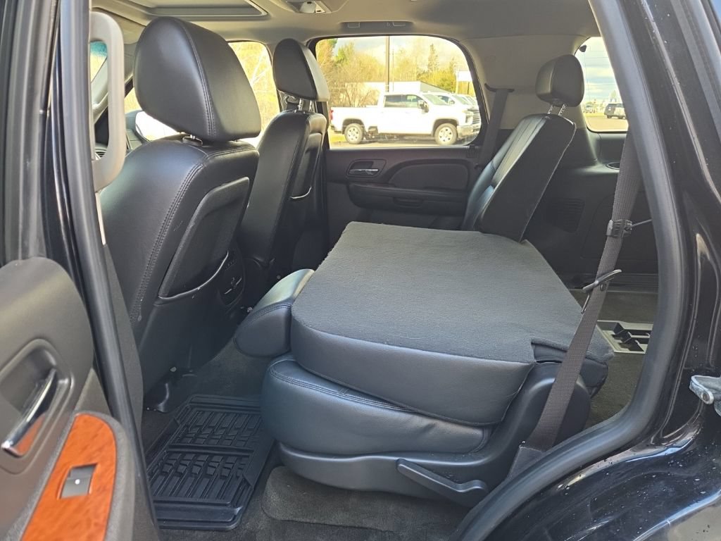 Used 2008 GMC Yukon SLT w/ SLT Preferred Equipment Group AWD/4WD image 23