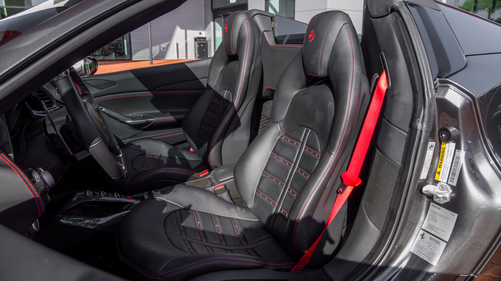 Used 2018 Ferrari 488 Spider RWD image 15
