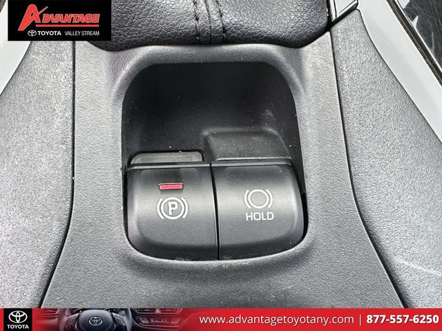 Used 2023 Toyota Corolla Cross LE AWD/4WD image 28