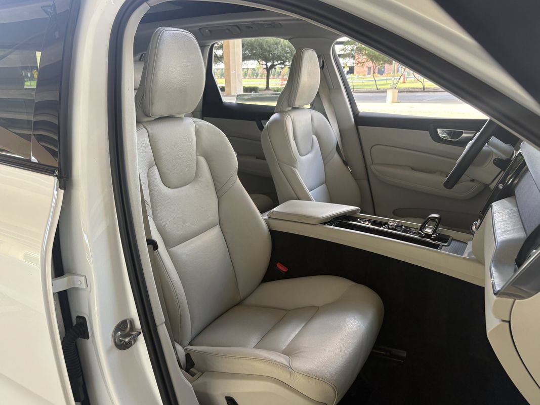 Used 2024 Volvo XC60 B5 Plus AWD/4WD image 30