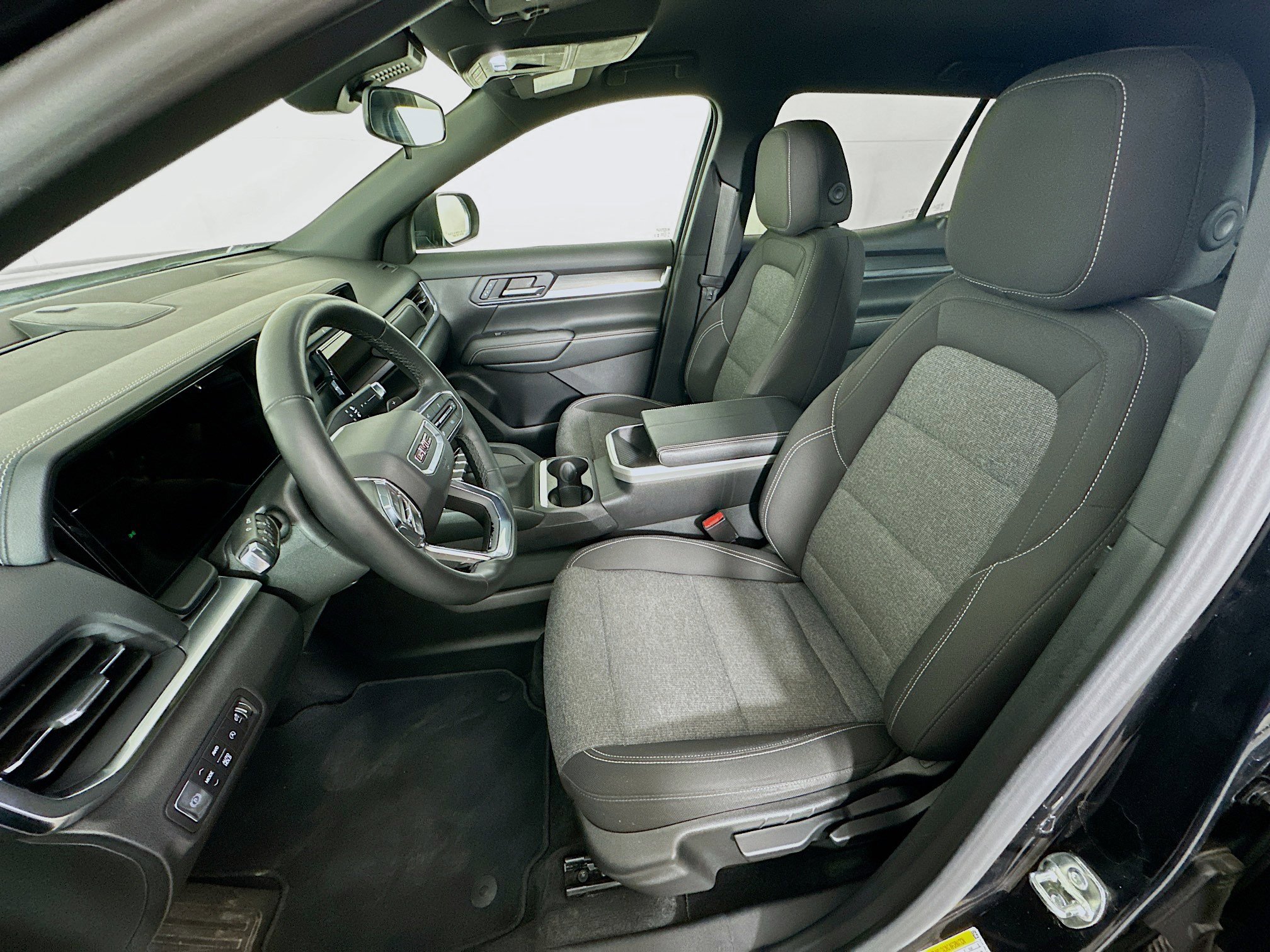 Used 2025 GMC Terrain Elevation AWD/4WD image 13