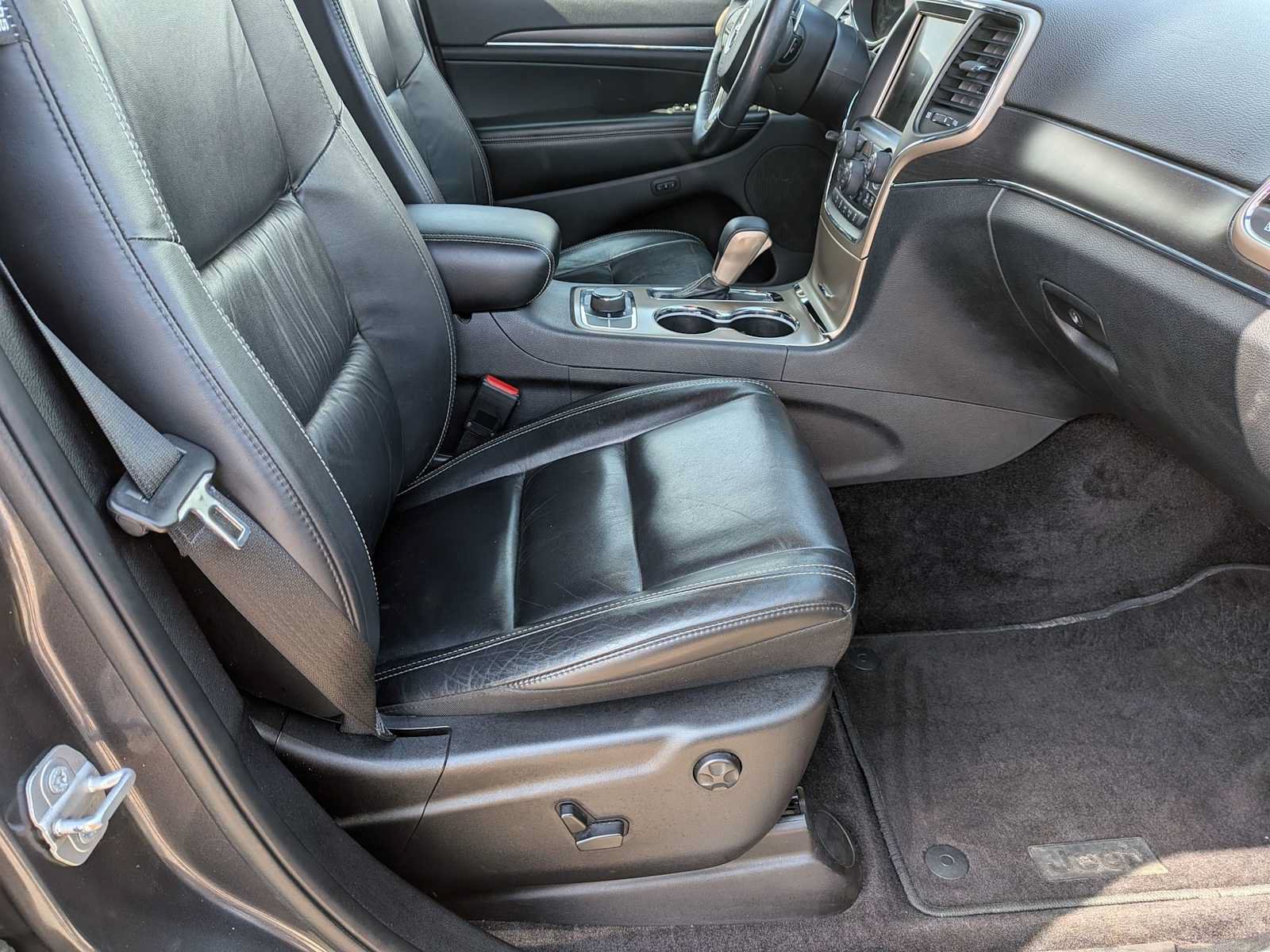 Used 2016 Jeep Grand Cherokee Limited AWD/4WD image 21