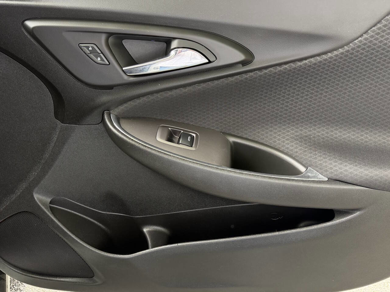 Used 2018 Chevrolet Malibu LT image 11