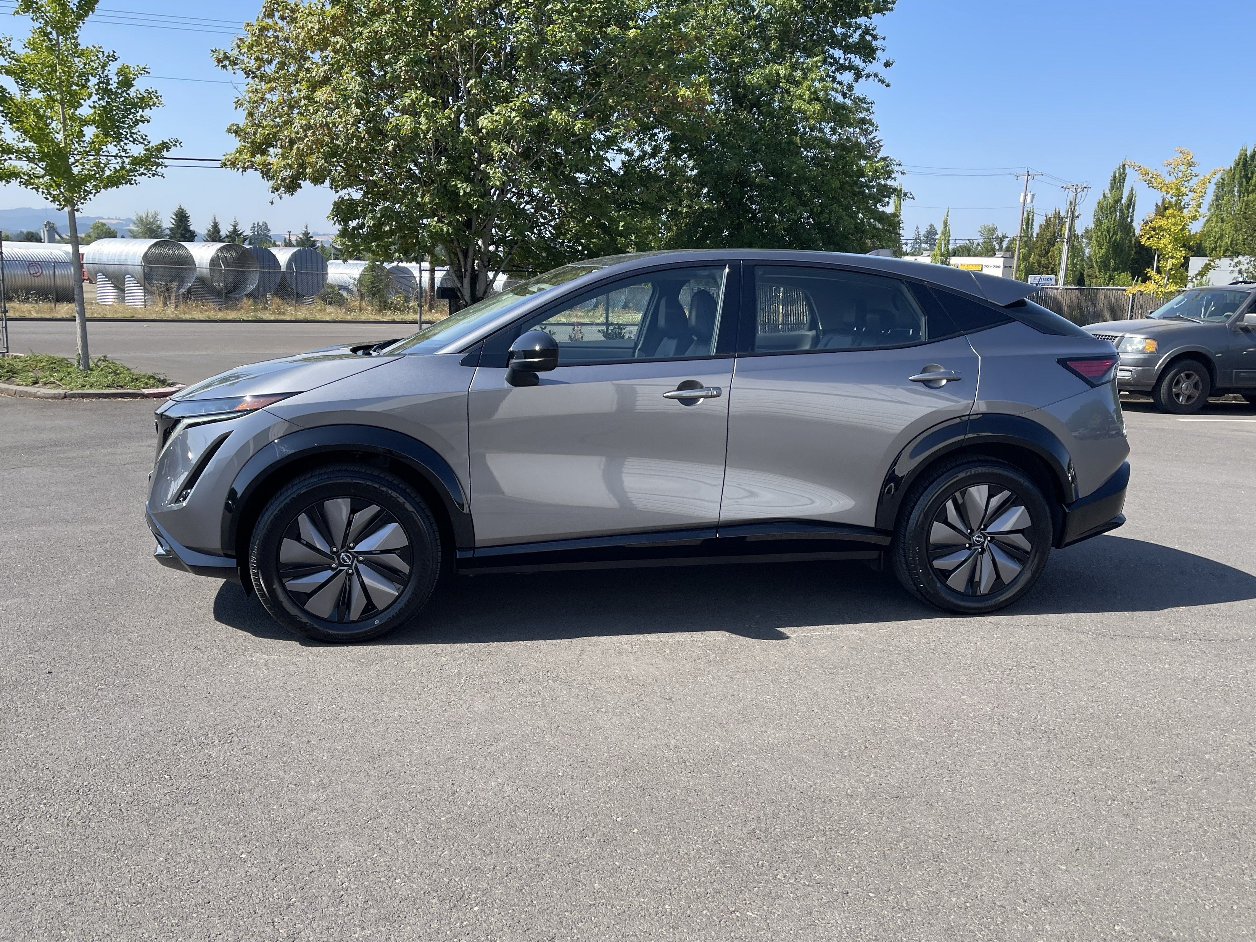 Used 2024 Nissan Ariya AWD image 2