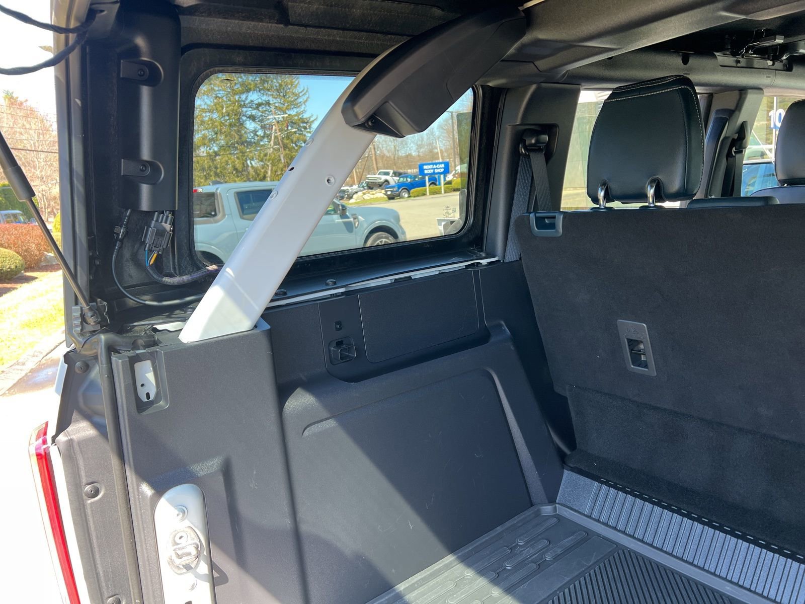 Used 2024 Ford Bronco Outer Banks image 14