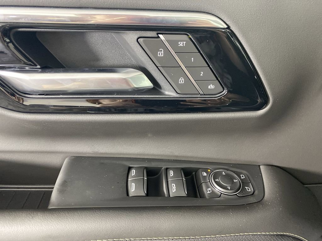 New 2026 Chevrolet Suburban Premier image 24