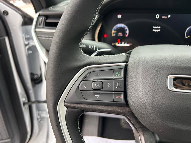 New 2025 Jeep Grand Cherokee Limited image 16