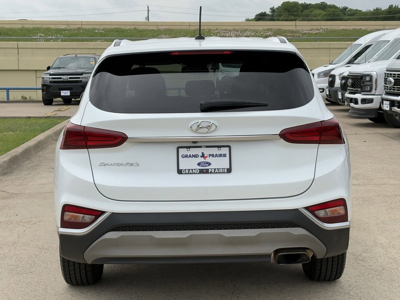 Used 2019 Hyundai Santa Fe SE image 6