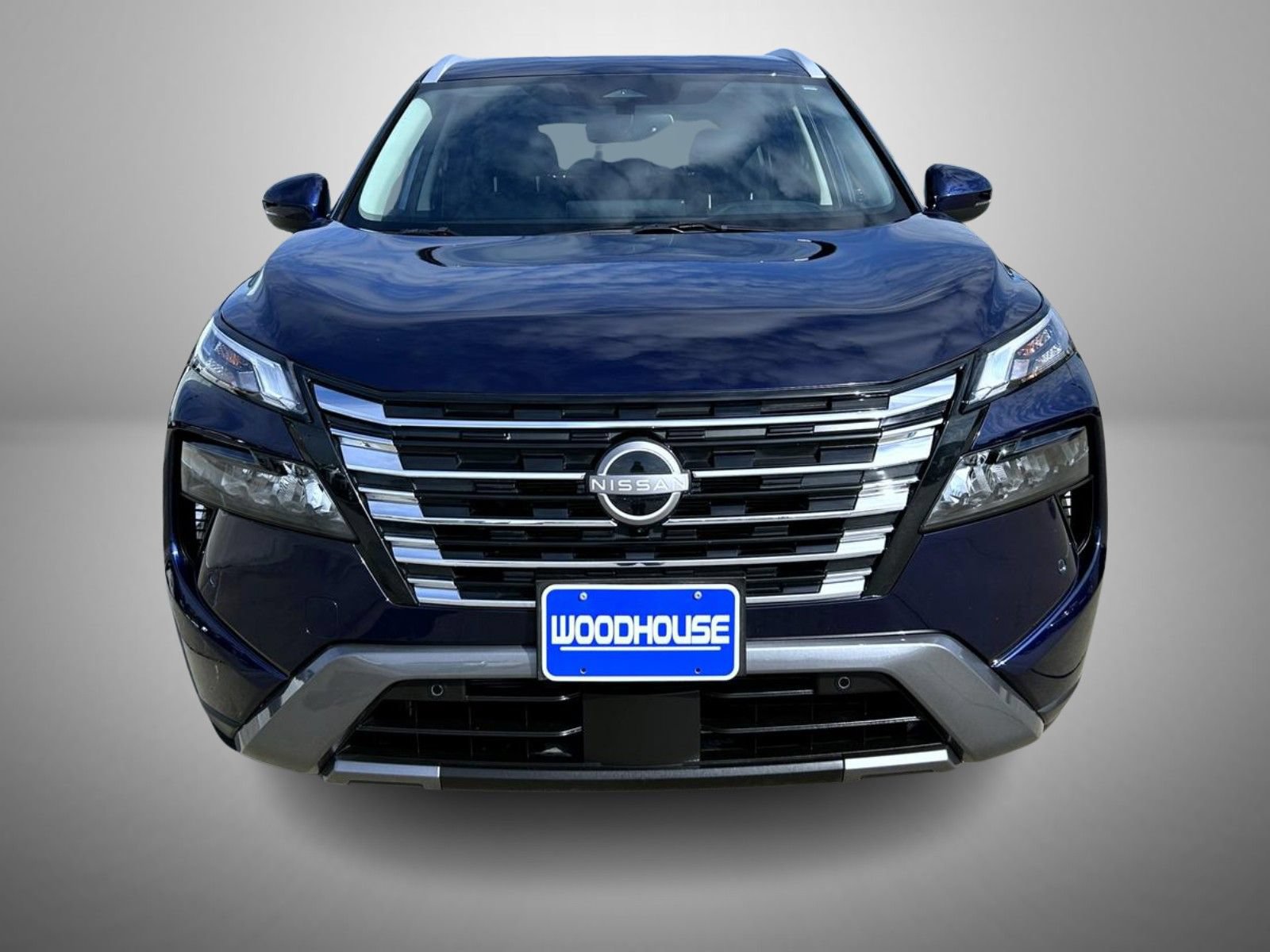 Used 2025 Nissan Rogue SL AWD/4WD image 2