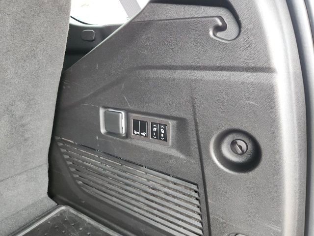 Certified 2024 Chevrolet Tahoe High Country AWD/4WD image 11