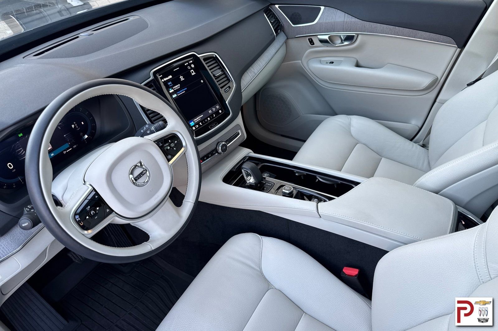 Used 2025 Volvo XC90 B6 Plus w/ Protection Package Premier image 10