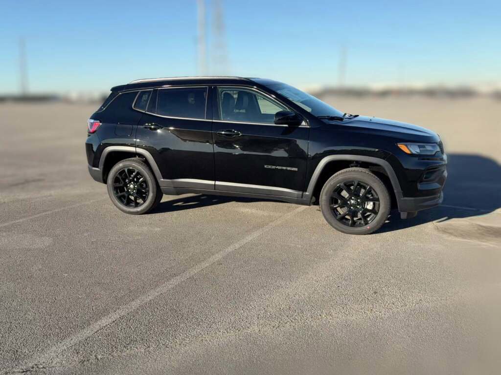 New 2026 Jeep Compass Latitude image 15