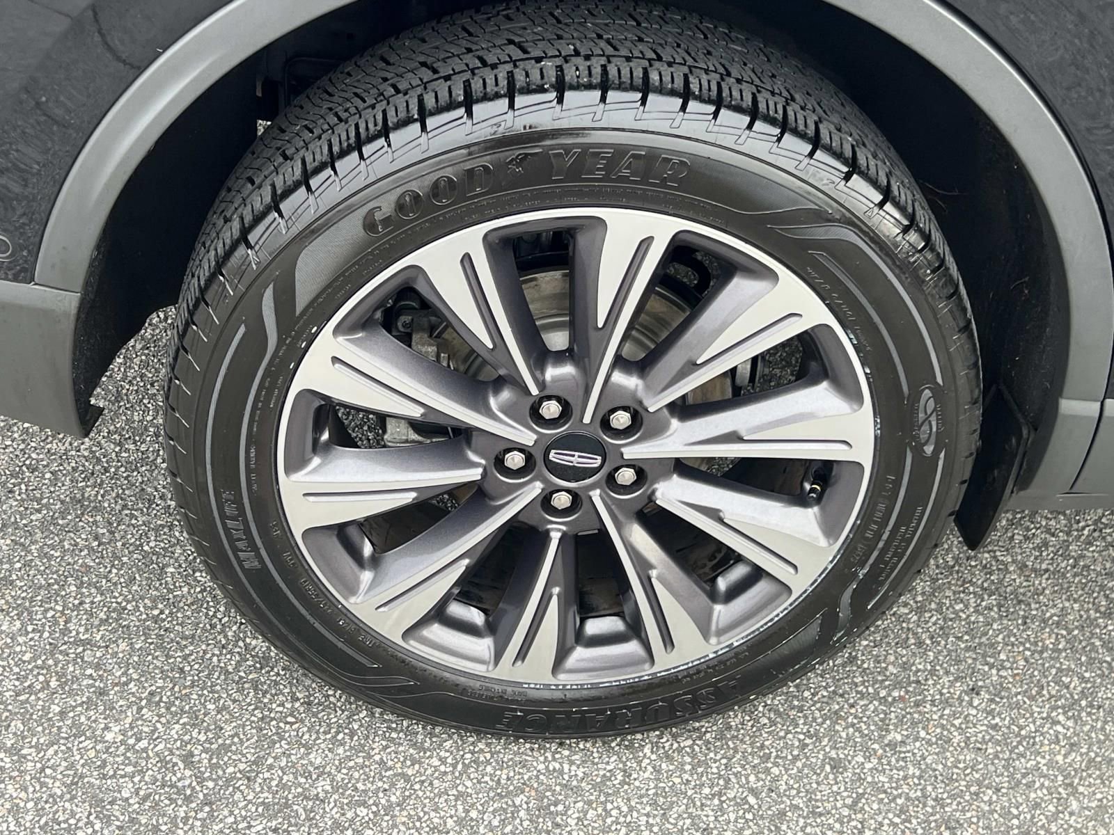 Used 2020 Lincoln Corsair Reserve w/ Equipment Group 201A image 17