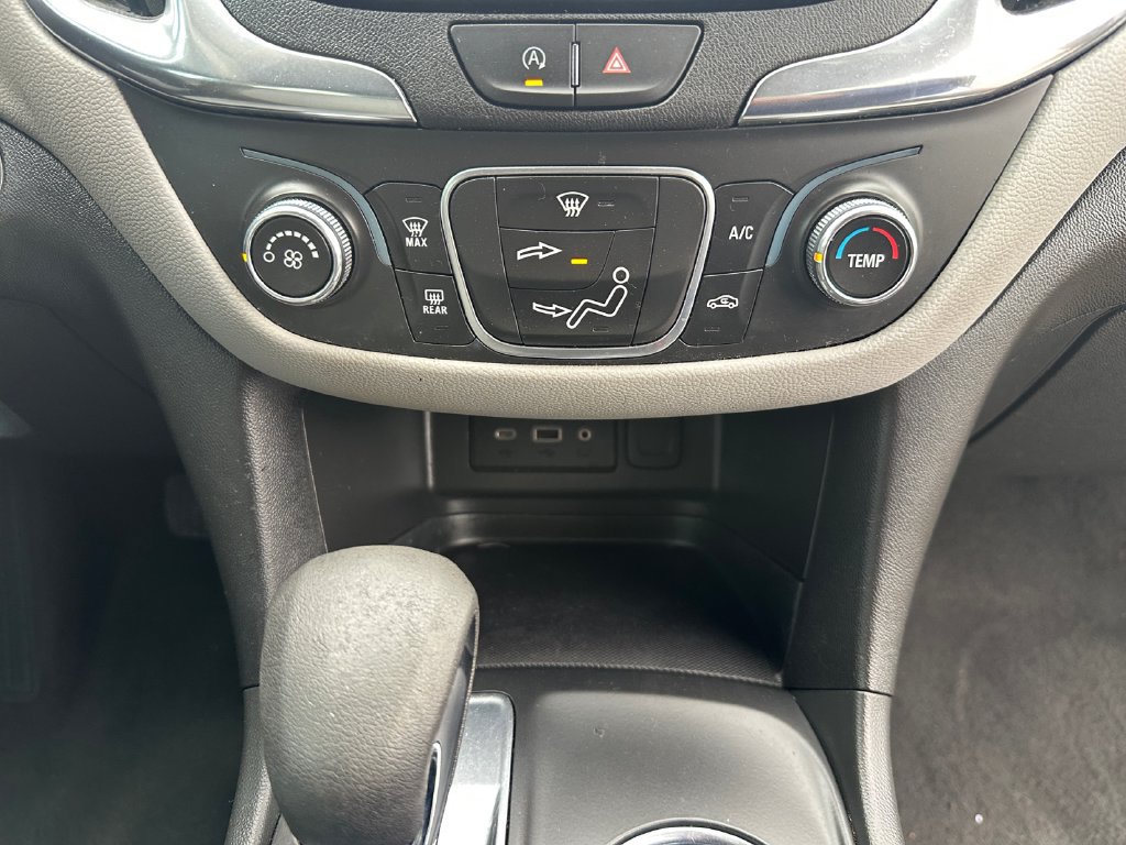 Used 2023 Chevrolet Equinox LS w/ LS Convenience Package FWD image 18