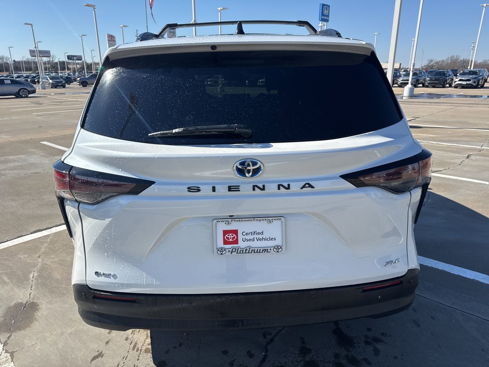 Used 2025 Toyota Sienna XLE image 6