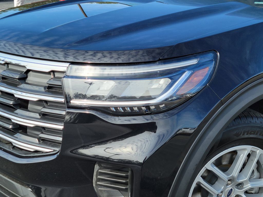 Used 2025 Ford Explorer Active image 9