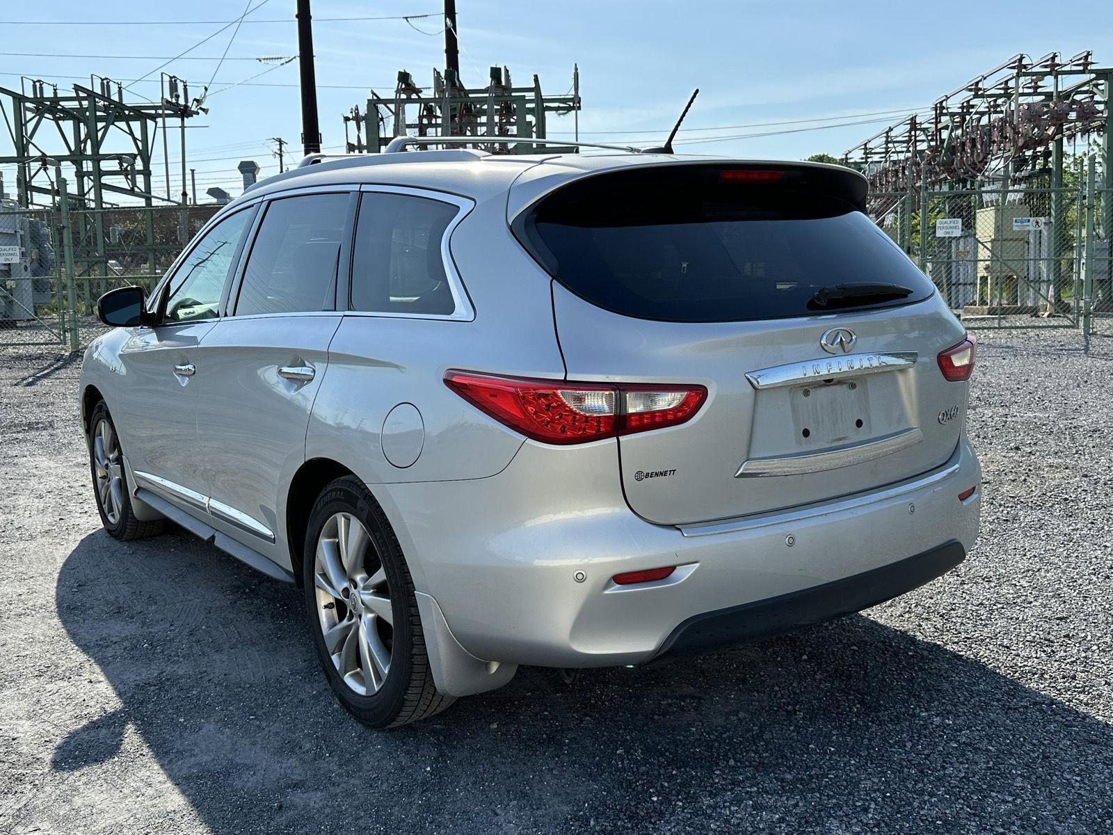 Used 2015 INFINITI QX60 Luxe w/ Deluxe Touring Package AWD/4WD image 6