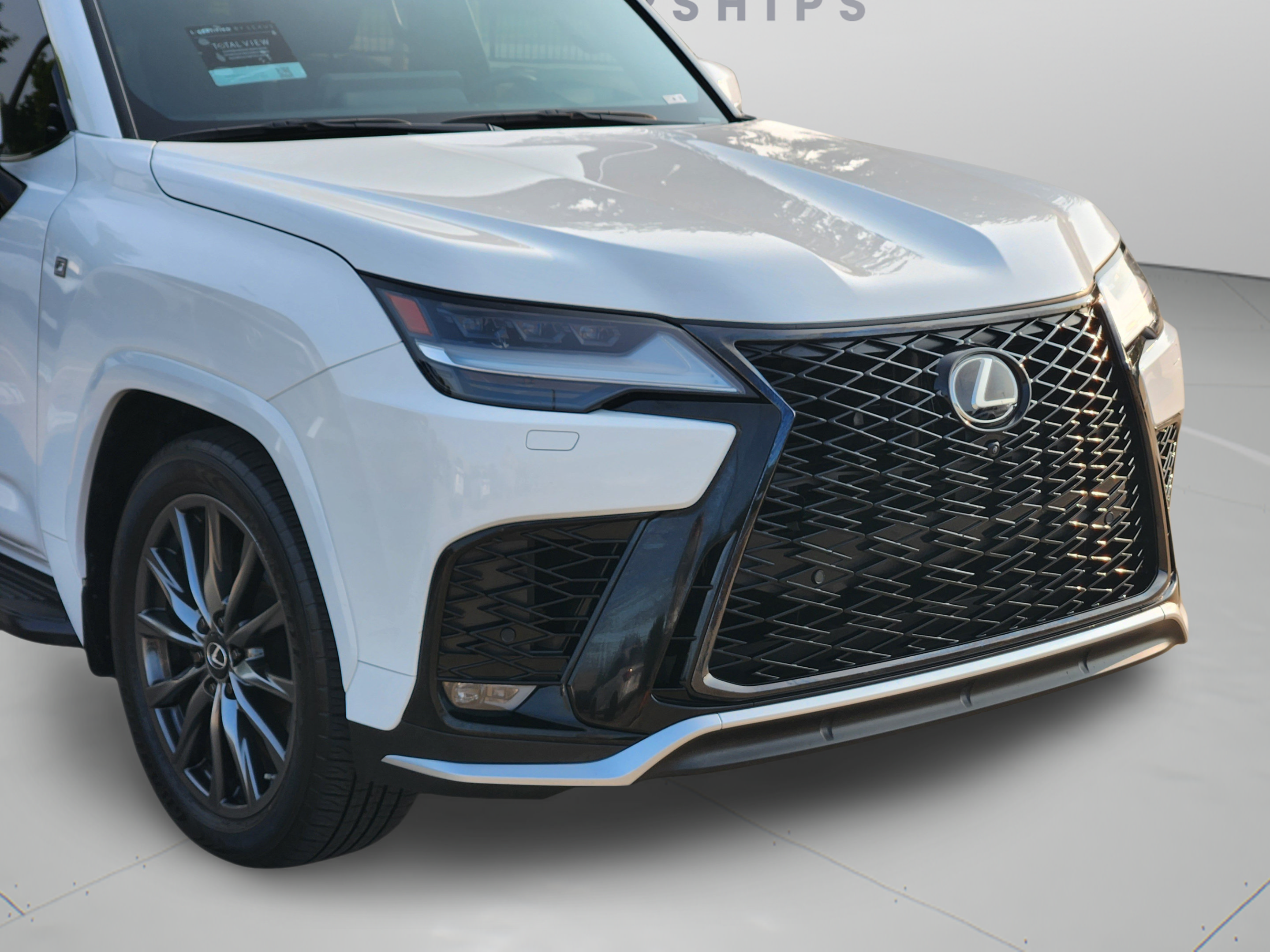 Used 2023 Lexus LX 600 F Sport w/ Accessory Package (Z1) AWD/4WD image 33