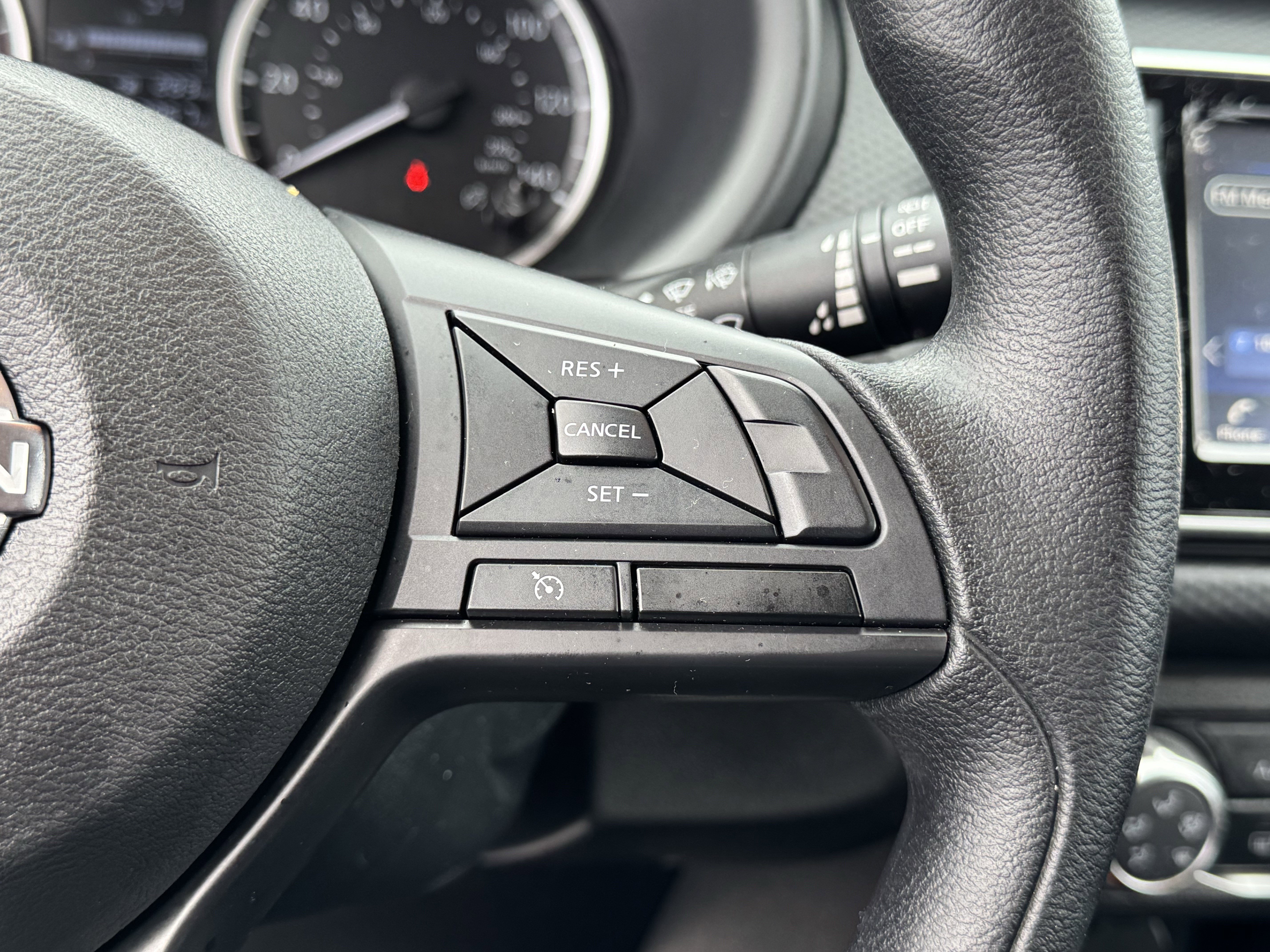 Certified 2025 Nissan Kicks Play S image 28