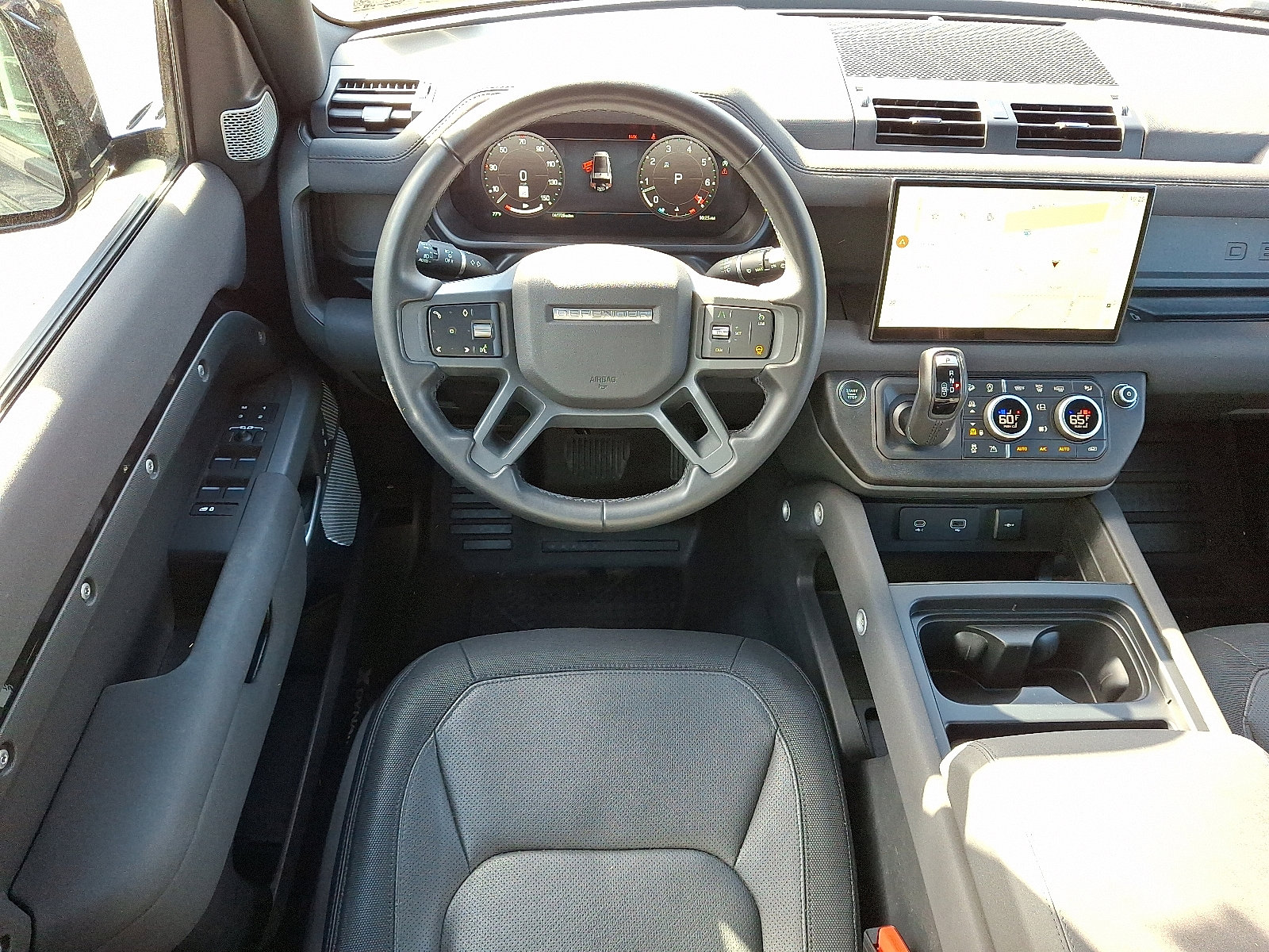 Used 2023 Land Rover Defender 130 X-Dynamic SE image 4