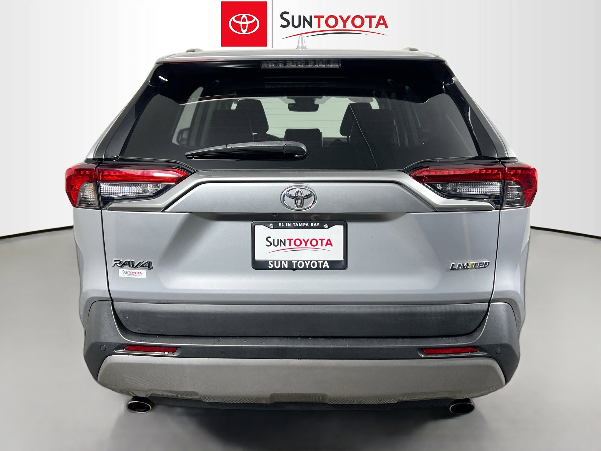 Used 2022 Toyota RAV4 Limited image 5