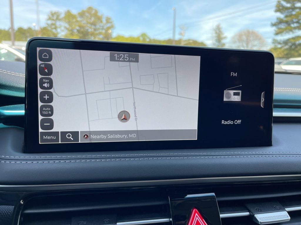 Used 2025 Genesis G70 2.5T image 10