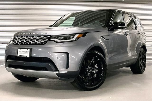 Certified 2025 Land Rover Discovery S image 1