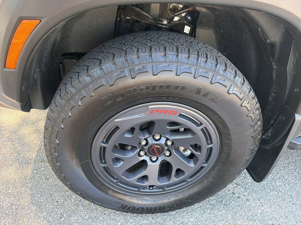 Used 2025 Nissan Frontier PRO-4X image 10
