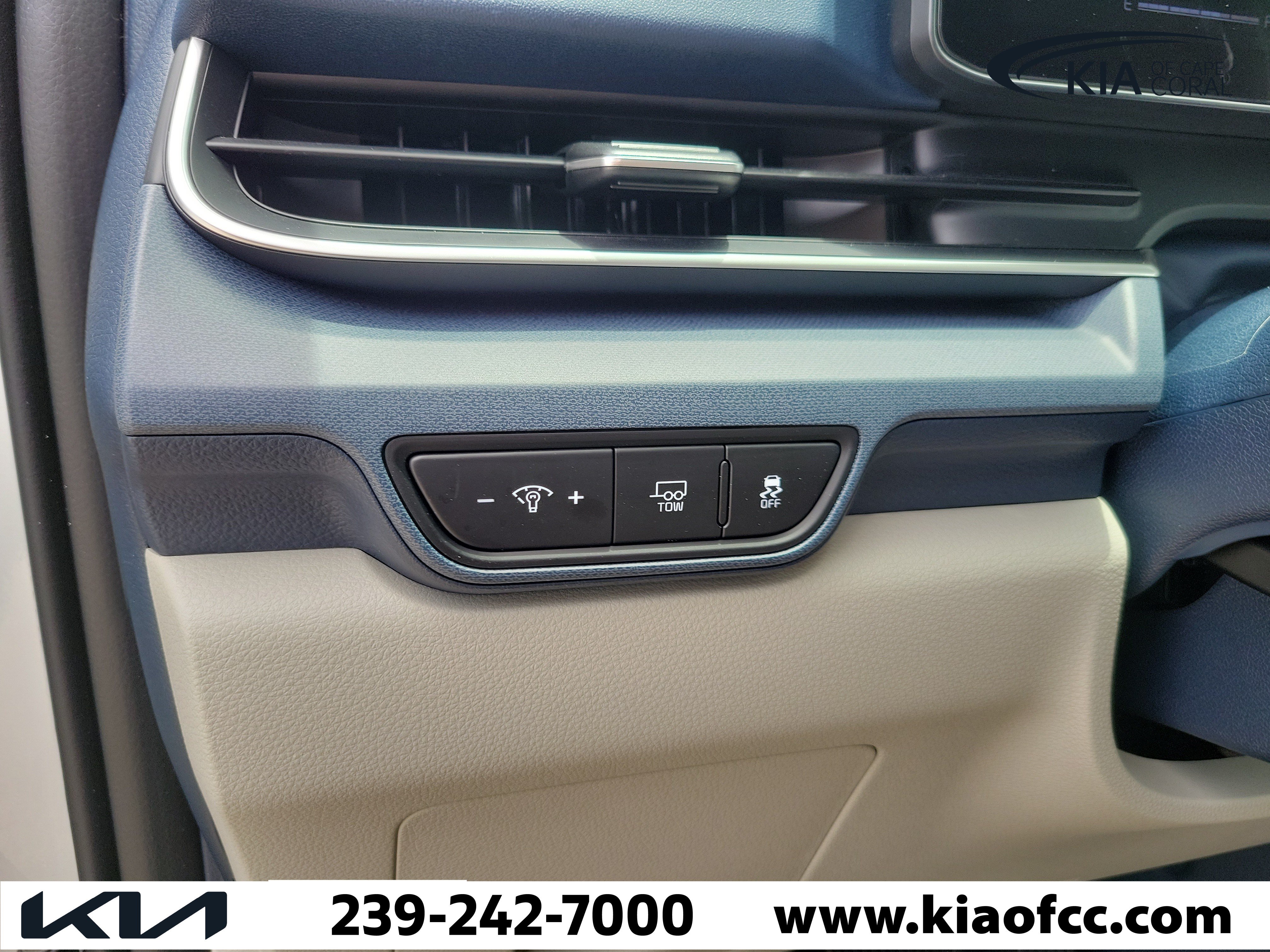 Certified 2026 Kia Carnival EX FWD image 25