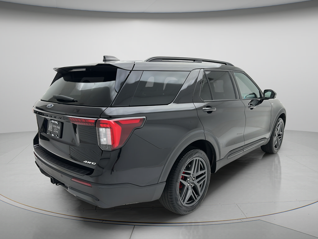 Used 2025 Ford Explorer ST-Line w/ ST-Line Street Pack AWD/4WD image 8