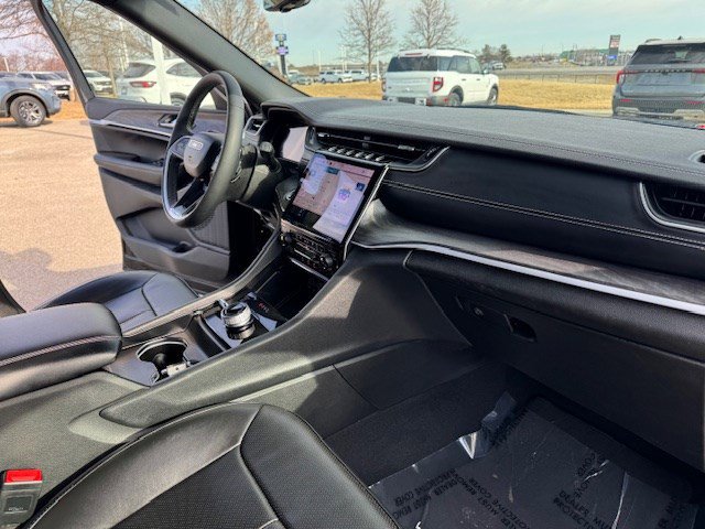 Used 2024 Jeep Grand Cherokee L Limited w/ Luxury Tech Group II image 39