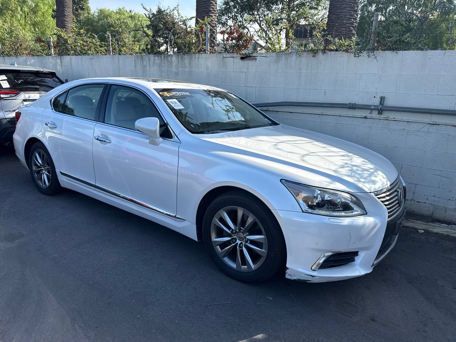 Used 2016 Lexus LS 460 w/ Comfort Package RWD image 1