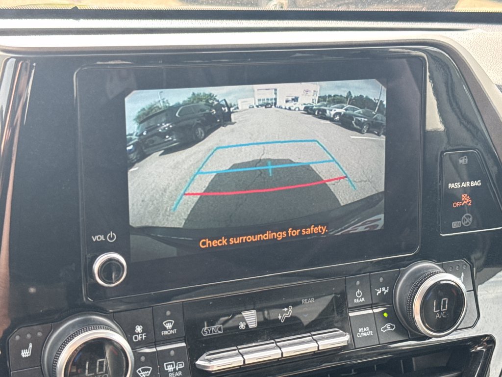 Used 2023 Toyota Highlander XLE AWD/4WD image 26