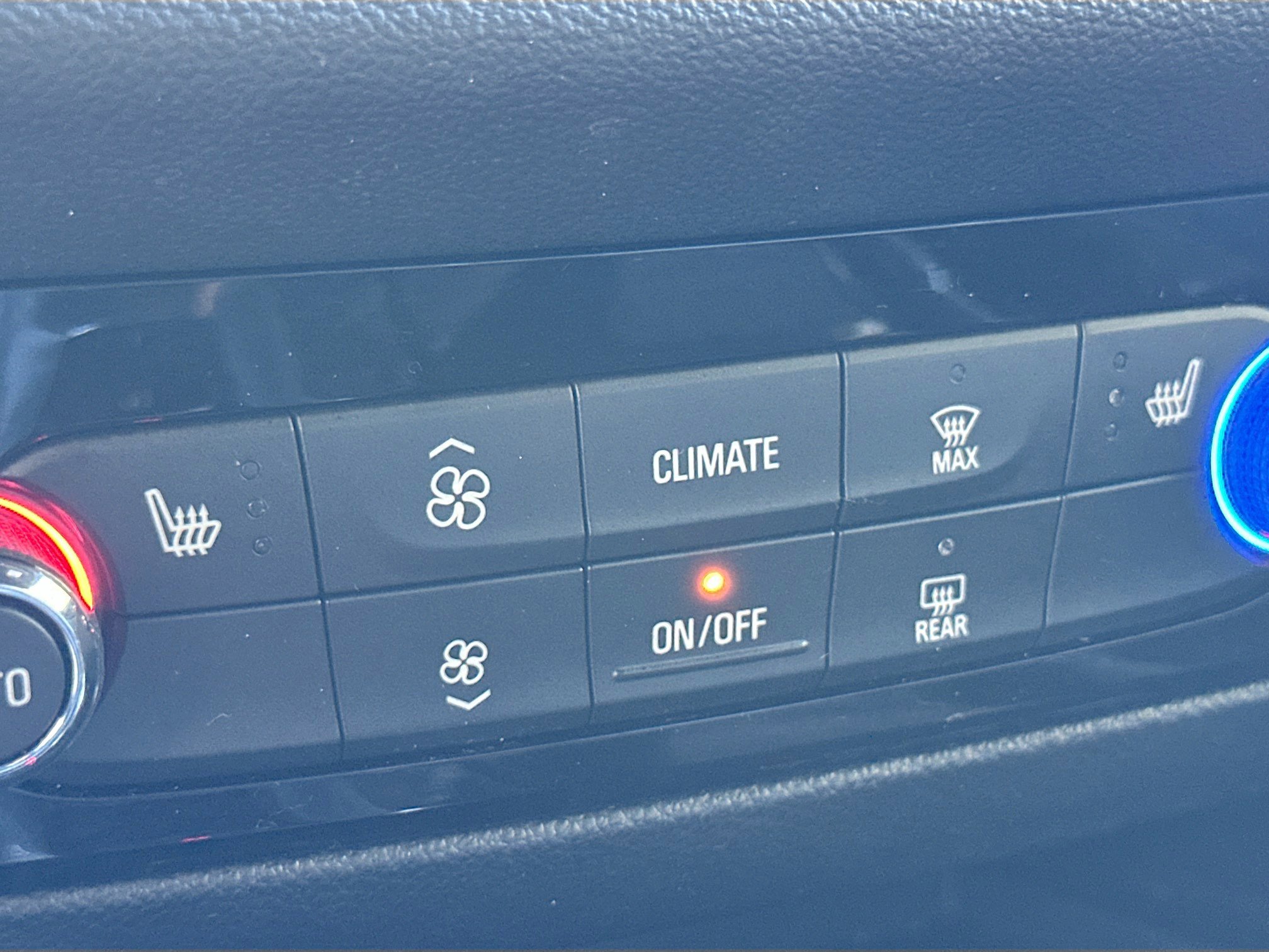 Used 2024 Buick Enclave Essence w/ Sport Touring Edition image 34