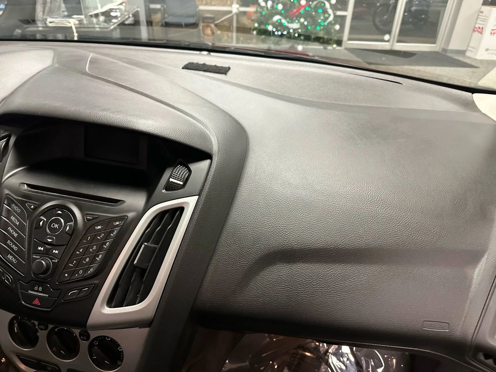 Used 2014 Ford Focus SE w/ SE Sport Package image 55